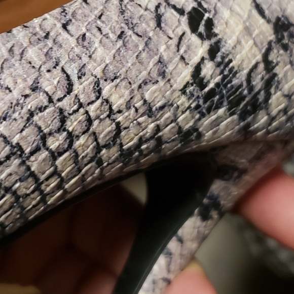 Charlotte Russe size 8 Pointy Stiletto Heels snake pattern - Picture 7 of 8